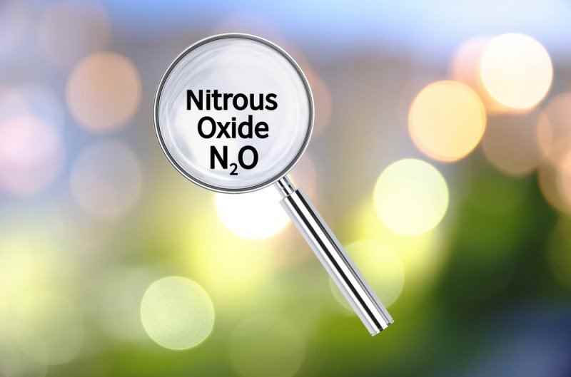 Khí nitrous oxide gây cười